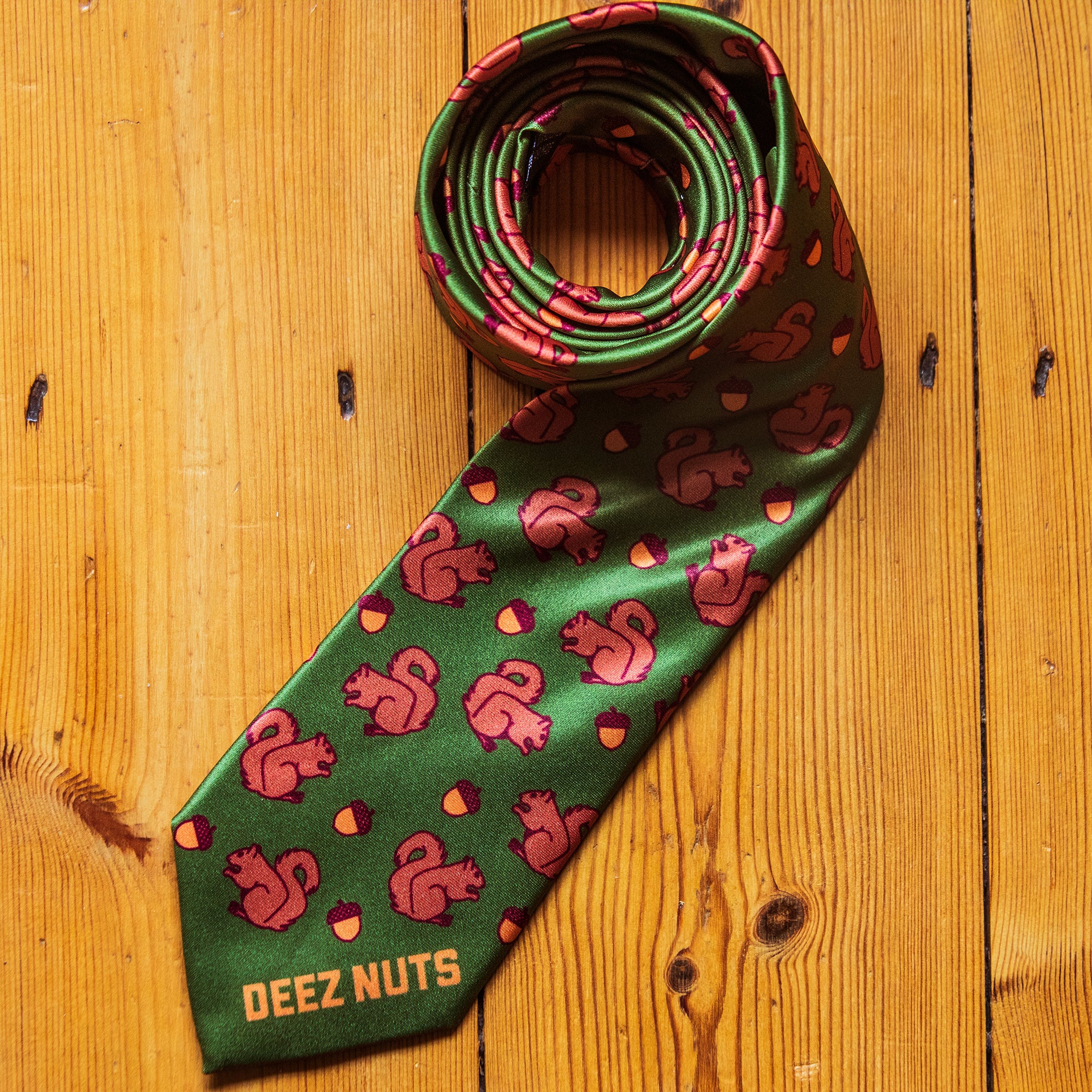 the-official-site-of-official-deez-nuts-necktie-funny-acorns-and-squirrel-joke-insult-novelty-tie-supply_1.jpg