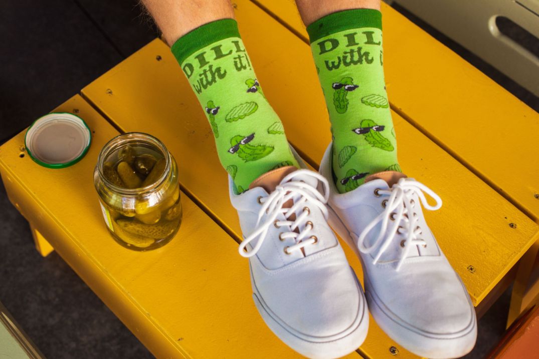 order-your-favorite-mens-dill-with-it-socks-funny-pickles-deal-with-it-funny-vegetables-graphic-novelty-footwear-sale_4.jpg